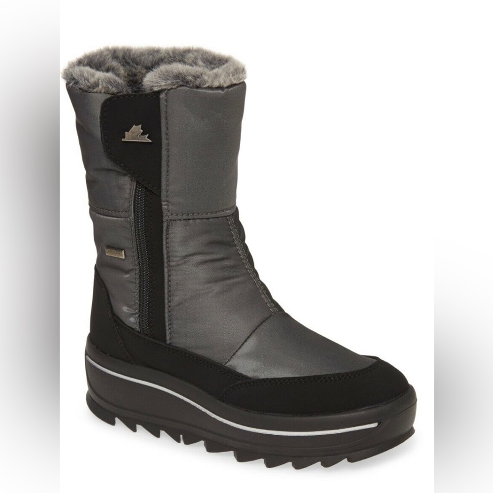 Pajar Tanni Low 2.0 water proof and faux fur lined.